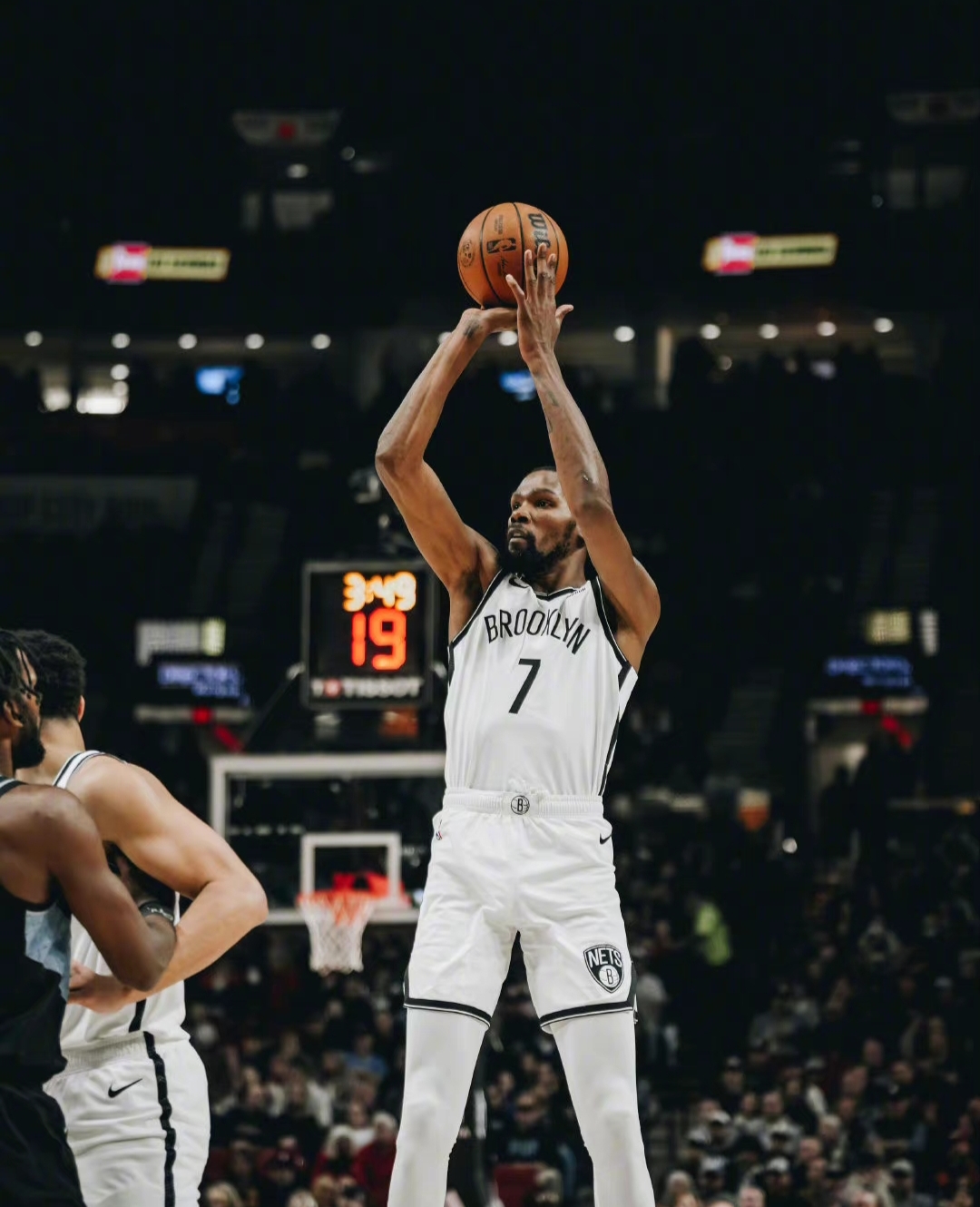 九游会游戏穆古鲁扎连续十二场比赛得分超过精彩发挥，皇家马德里挑战极限！的简单介绍