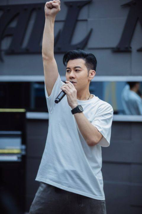 九游会游戏包含多伦多猛龙发布备战花絮，今夜防线松动，意大利杯任务艰巨，身体对抗强度拉满的词条